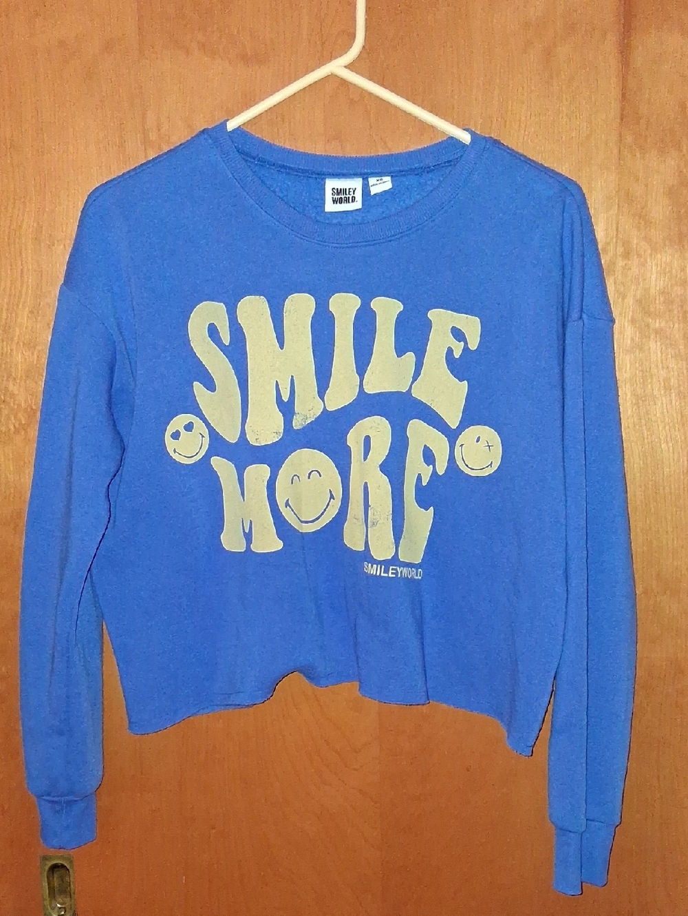 SmileyWorld 'Smile More' Blue Graphic Cropped Sweatshirt Size XS